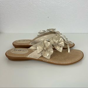 BOC Born Concept Gold Flower Flip Flop Womens Shoes Size 9 Comfort Sandals